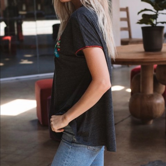 BRAND NEW 💠 NEVER WORN 💠 AMARYLLIS EMBROIDERED TOP - Picture 2 of 5